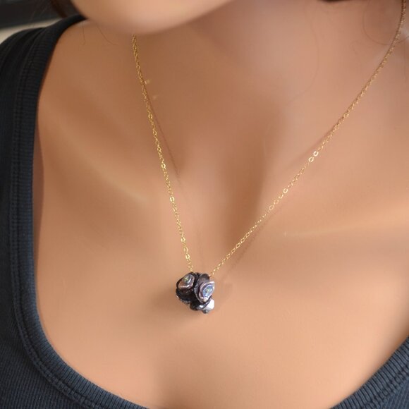 Peacock Keshi Pearl Flower Blossom Necklace in Gold - Picture 2 of 11